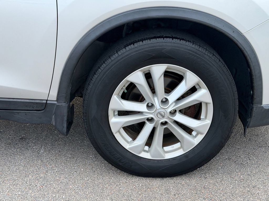 Used 2014 Nissan Rogue SV FWD image 9