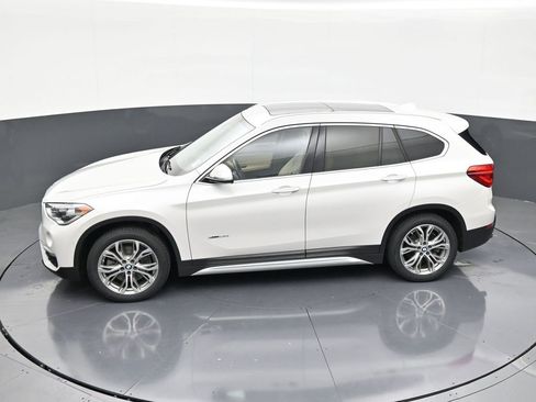 Used 2017 BMW X1 xDrive28i image 13