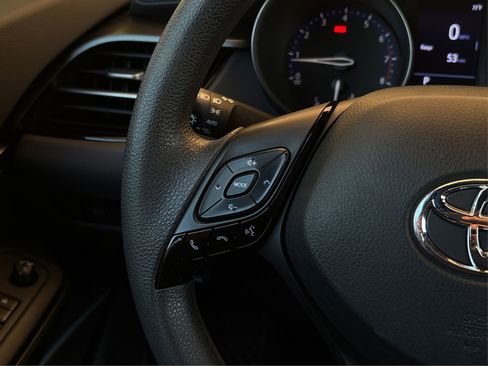 Used 2019 Toyota C-HR Limited image 27