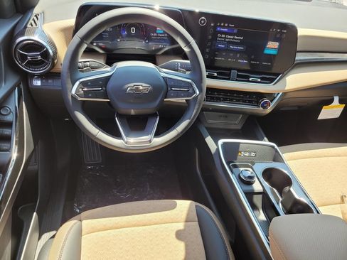 New 2026 Chevrolet Equinox ACTIV w/ Convenience Package III FWD image 8