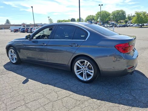 Used 2018 BMW 330i xDrive Sedan AWD/4WD image 4