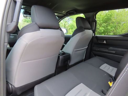 Used 2025 Toyota Tacoma TRD Sport AWD/4WD image 29