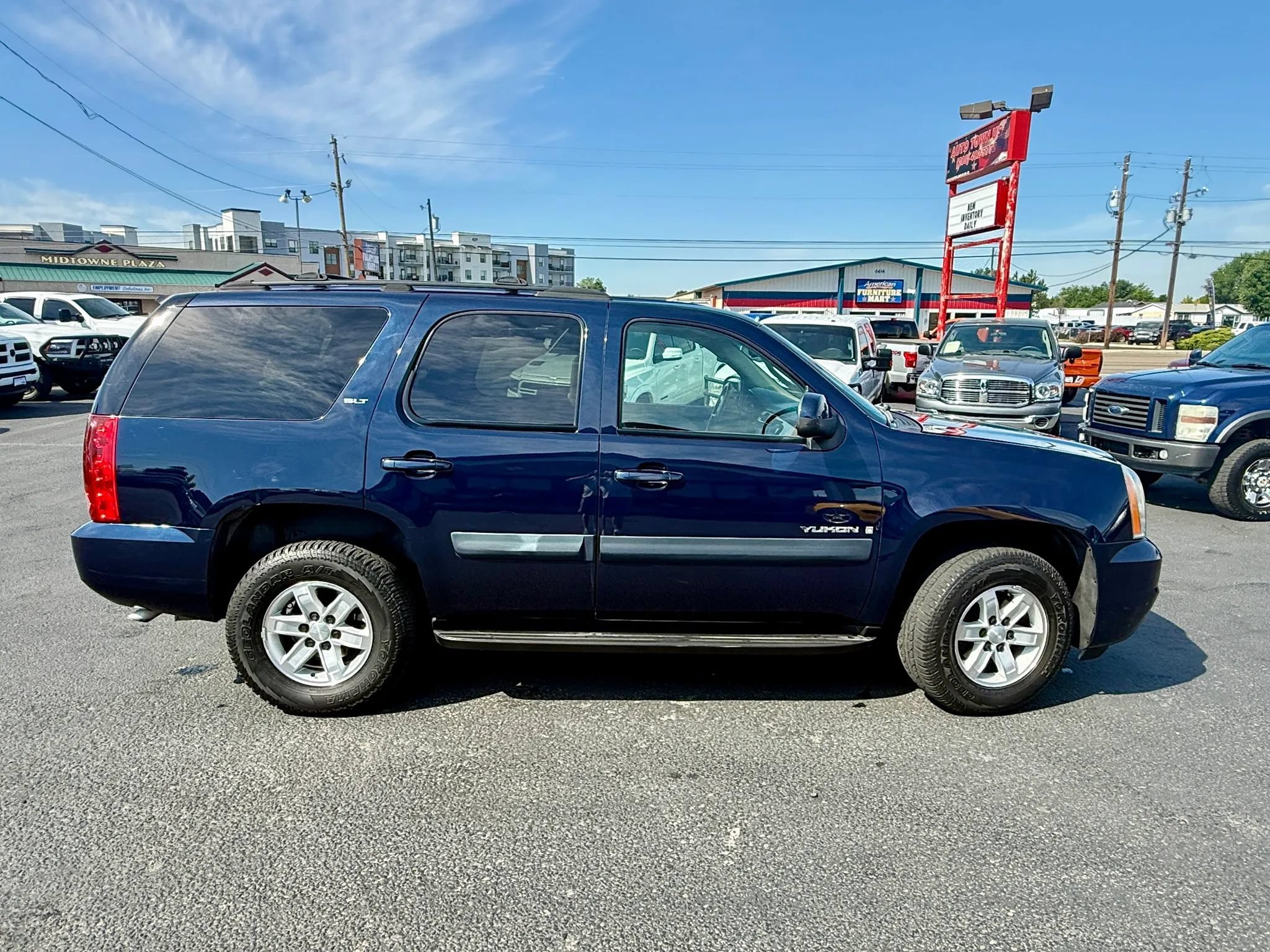 Used 2007 GMC Yukon SLT w/ SLT Preferred Equipment Group AWD/4WD image 6