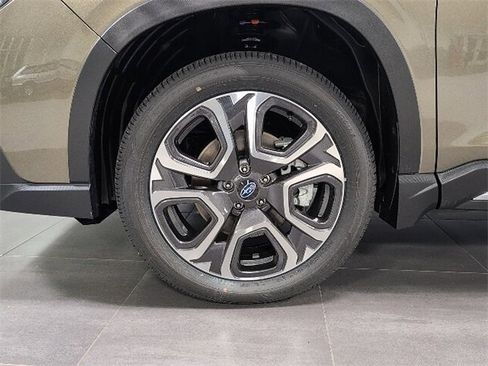 New 2025 Subaru Ascent Limited image 5