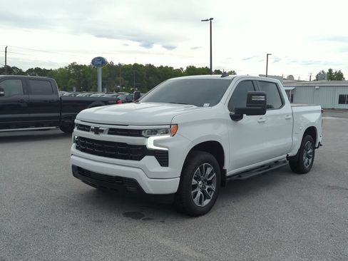 Used 2025 Chevrolet Silverado 1500 RST w/ Max Trailering Package AWD/4WD image 8