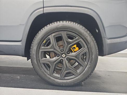 Used 2023 Rivian R1S Adventure AWD/4WD image 10