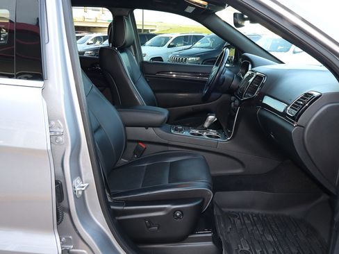 Used 2021 Jeep Grand Cherokee Overland image 30