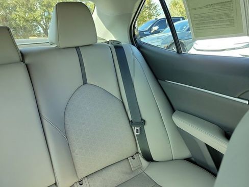 Used 2021 Toyota Camry XSE image 6
