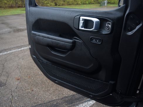 Used 2022 Jeep Wrangler Unlimited Rubicon 4xe w/ Steel Bumper Group image 18