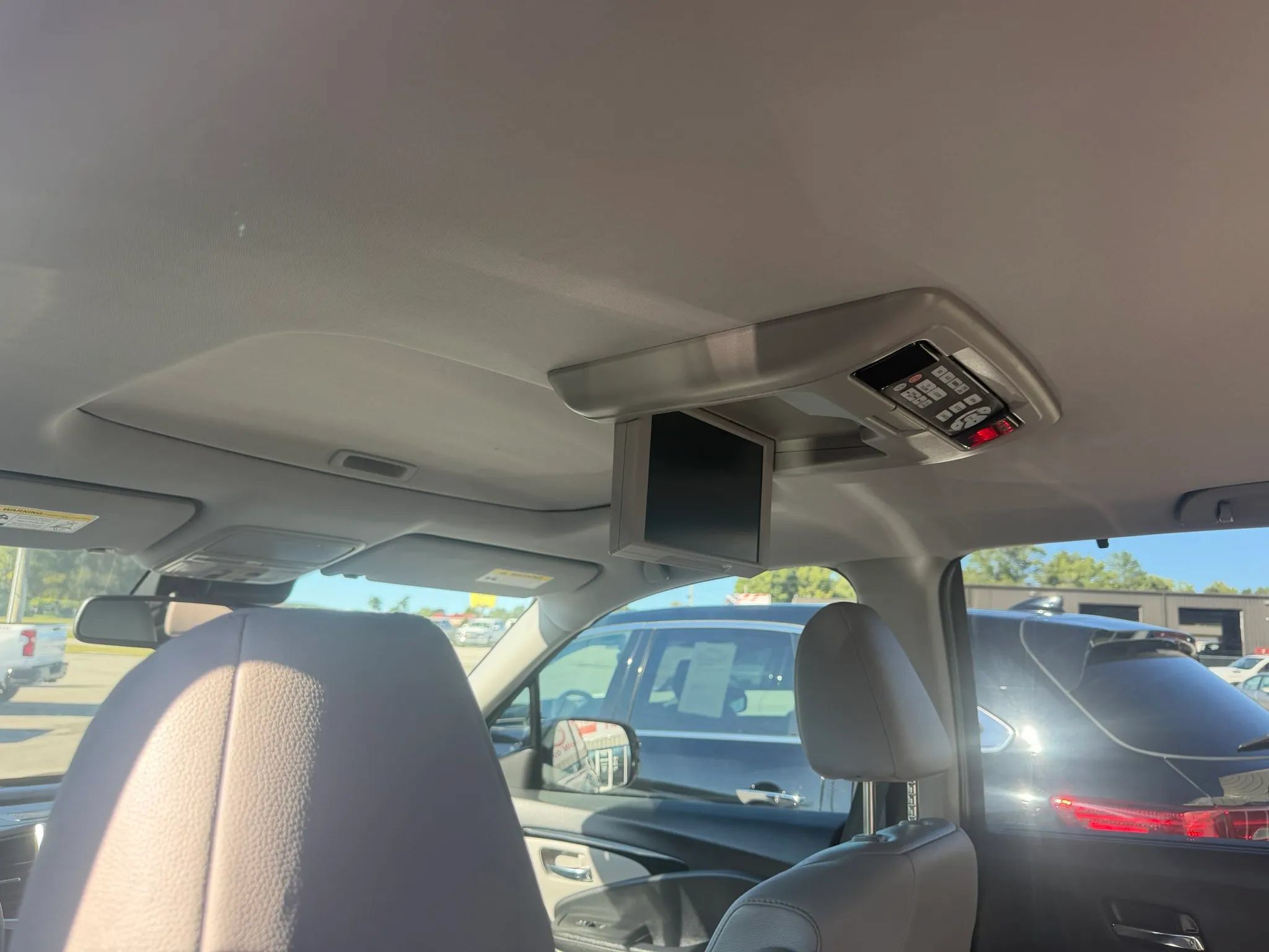 Used 2017 Honda Pilot Touring image 12
