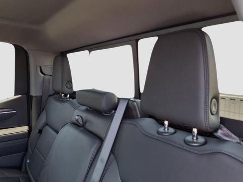 Used 2025 Chevrolet Silverado 1500 LTZ image 11