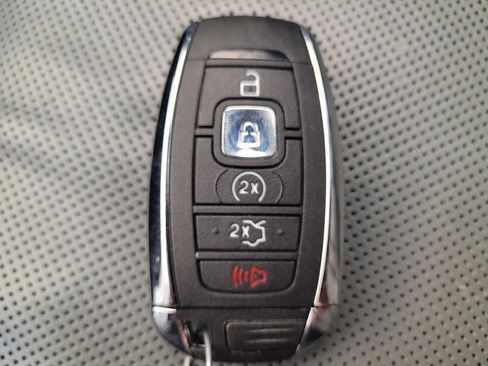 Used 2019 Lincoln Nautilus Reserve AWD/4WD image 32