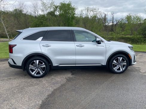 Certified 2023 Kia Sorento SX Prestige AWD/4WD image 2