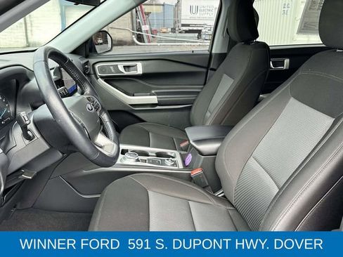 Used 2022 Ford Explorer XLT image 18