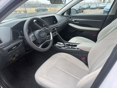 Used 2023 Hyundai Sonata SE w/ Preferred Accessory Package image 13