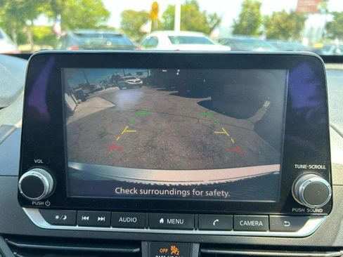 Used 2020 Nissan Altima 2.5 SV FWD image 17