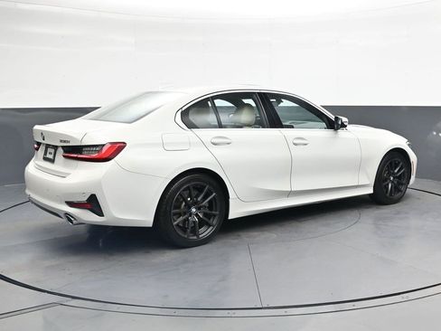 Used 2019 BMW 330i xDrive Sedan w/ Convenience Package AWD/4WD image 4