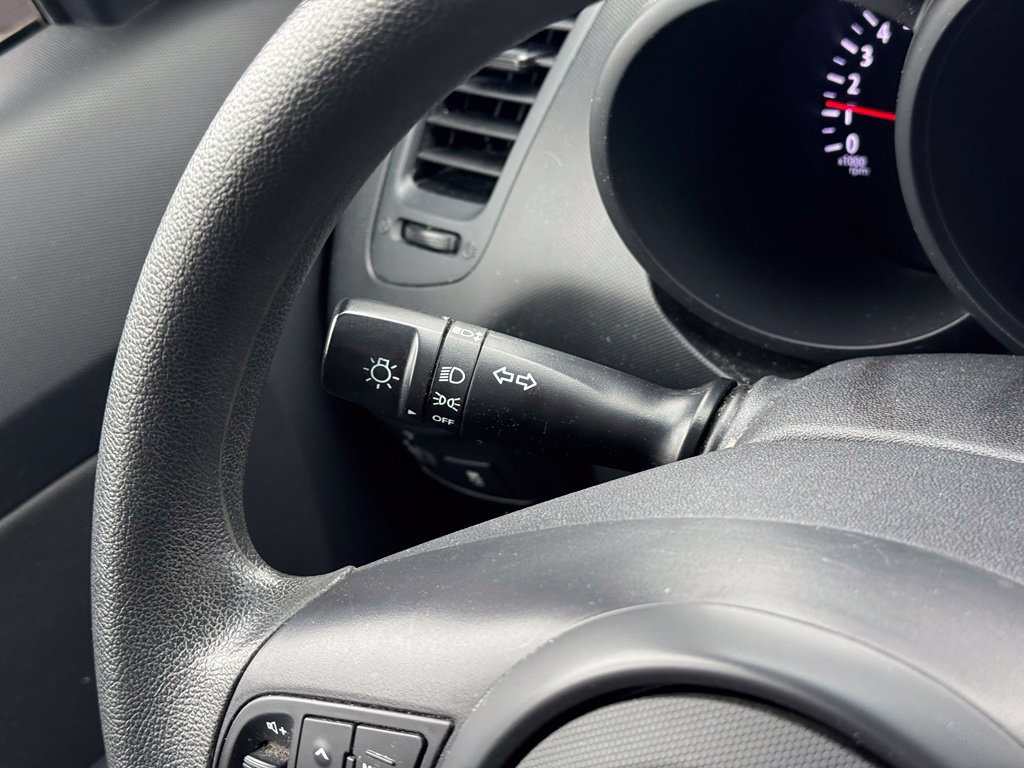 Used 2013 Kia Soul FWD image 21