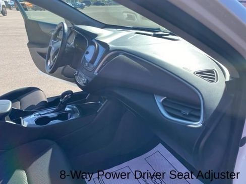 Used 2023 Chevrolet Malibu LT image 29