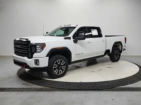 Used 2022 GMC Sierra 2500 AT4 w/ AT4 Premium Plus Package AWD/4WD image 4