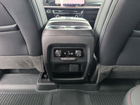 New 2026 Chevrolet Traverse Z71 w/ Enhanced Driving Package AWD/4WD image 30