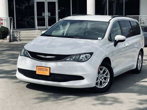 Used 2021 Chrysler Voyager Lxi image 9