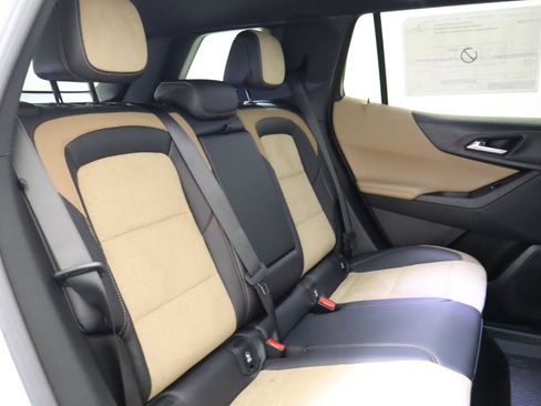 New 2026 Chevrolet Equinox ACTIV AWD/4WD image 22