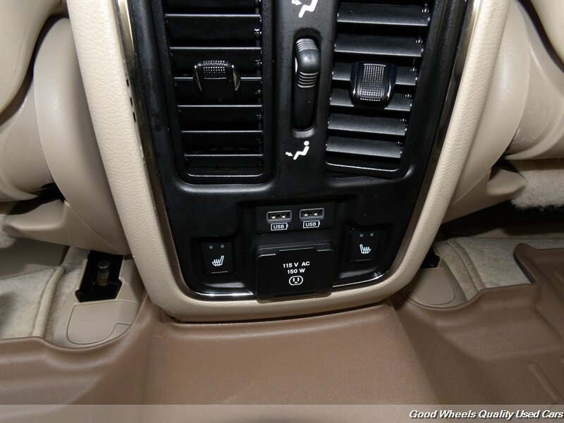 Used 2019 Jeep Grand Cherokee Overland AWD/4WD image 15