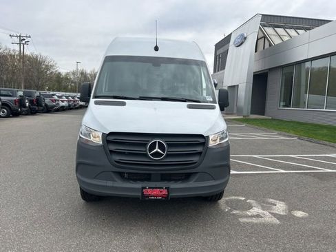 Used 2024 Mercedes-Benz Sprinter 2500 image 2