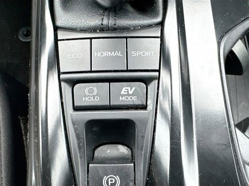 Used 2025 Toyota Camry LE image 17