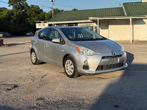 Used 2012 Toyota Prius C One FWD image 8