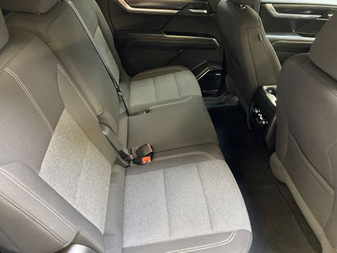 Used 2025 GMC Acadia Elevation image 28