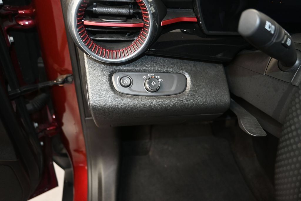 Used 2024 Chevrolet Trax RS w/ Driver Confidence Package FWD image 12