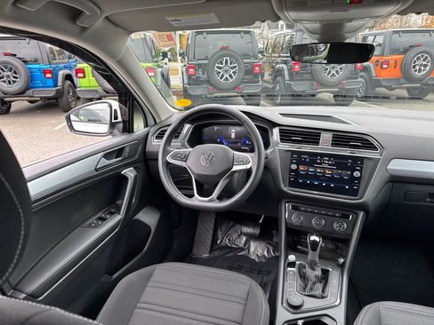 Used 2024 Volkswagen Tiguan S image 34