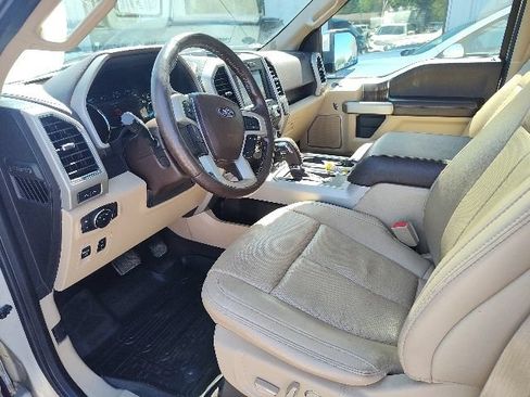 Used 2018 Ford F150 Lariat w/ Equipment Group 502A Luxury AWD/4WD image 14
