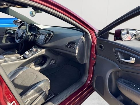 Used 2015 Chrysler 200 S FWD image 25