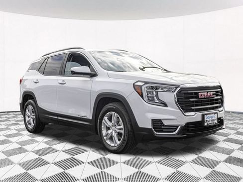 Used 2023 GMC Terrain SLE w/ Driver Convenience Package FWD image 13