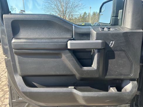 Used 2018 Ford F150 XLT w/ Equipment Group 302A Luxury image 13