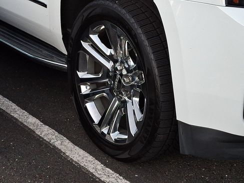 Used 2018 GMC Yukon SLT w/ Premium Edition AWD/4WD image 6