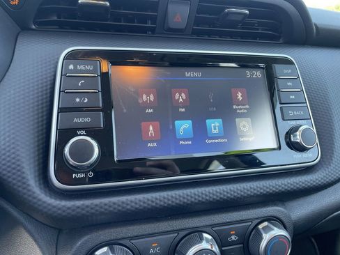 Used 2024 Nissan Kicks S image 11