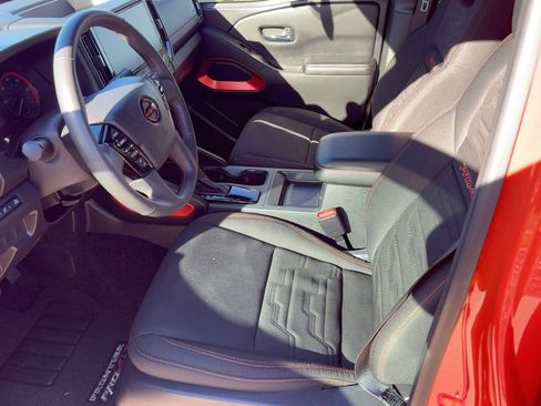 Used 2025 Nissan Frontier PRO-4X image 5