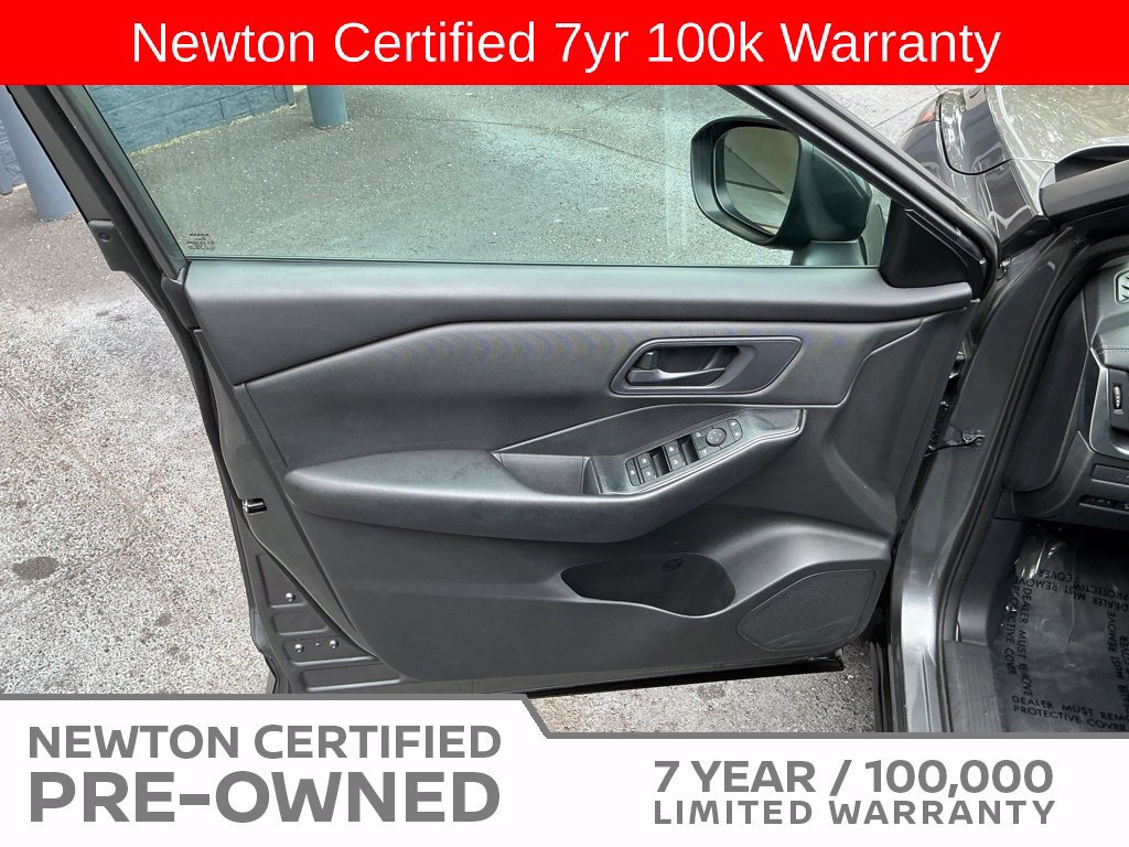 Used 2024 Nissan Rogue S AWD/4WD image 34