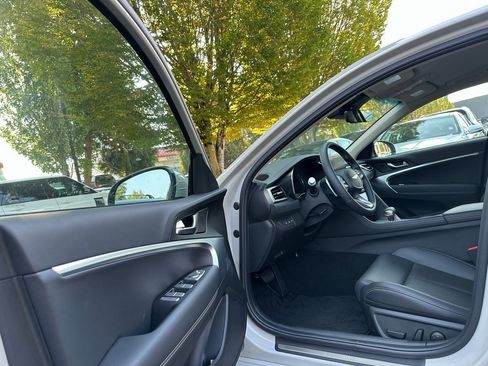 New 2026 Genesis G70 2.5T image 20