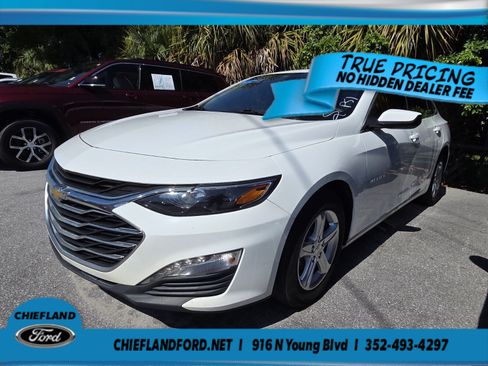 Used 2022 Chevrolet Malibu LT FWD image 1