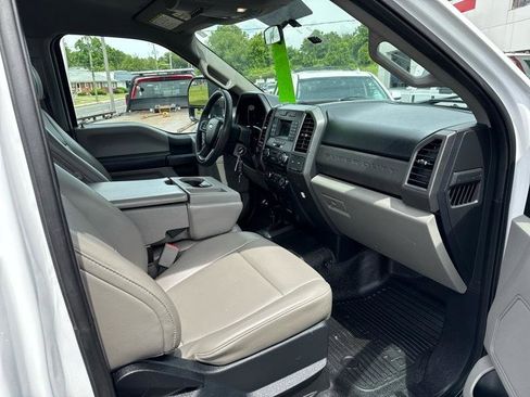 Used 2017 Ford F250 XL w/ Power Equipment Group AWD/4WD image 6