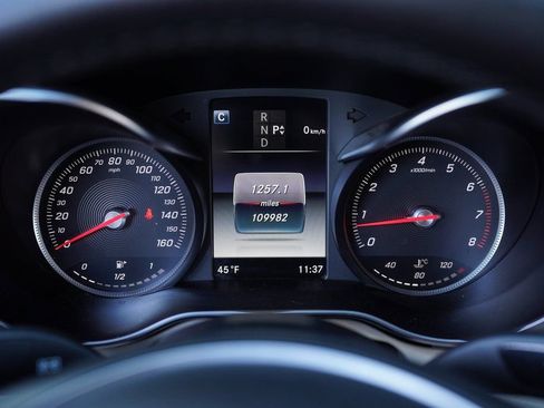 Used 2017 Mercedes-Benz C 300 Sedan image 27