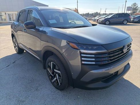 New 2026 Nissan Kicks SV w/ SV Premium Package image 4