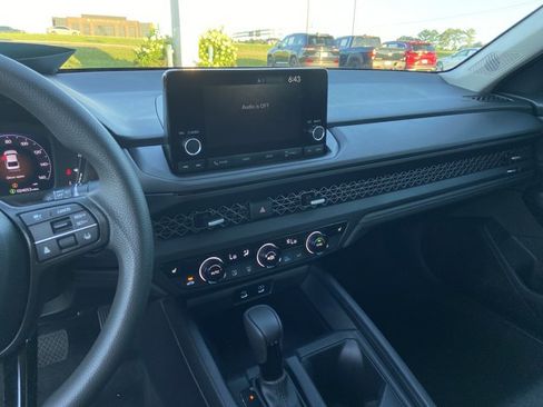 Used 2024 Honda Accord EX image 28