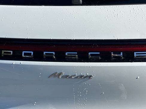 Used 2020 Porsche Macan AWD/4WD image 37