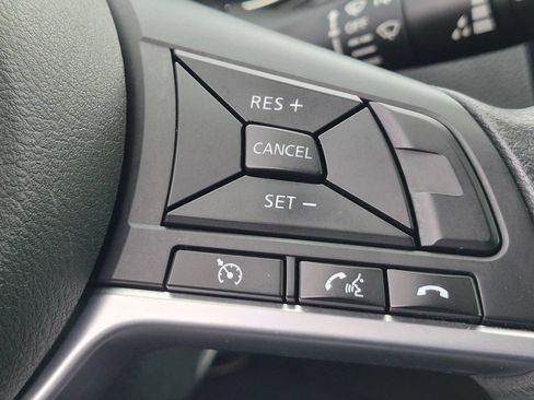 Used 2017 Nissan Rogue Sport SV FWD image 17